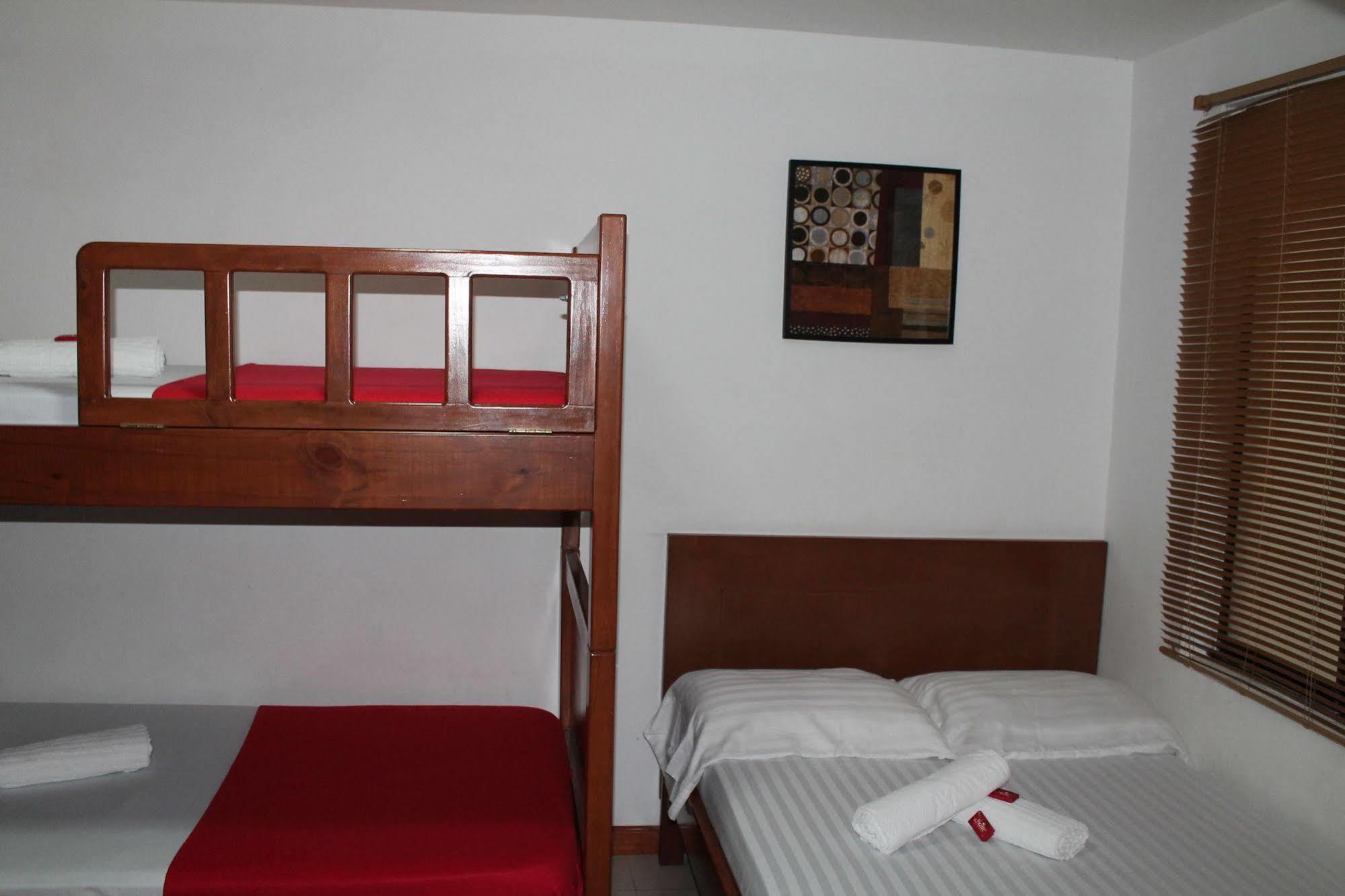 Pasadena Hostel Cali Esterno foto